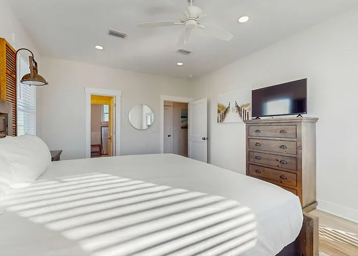 Dog Friendly With Shared Pool Hot Tub And Private Washer And Dryer *