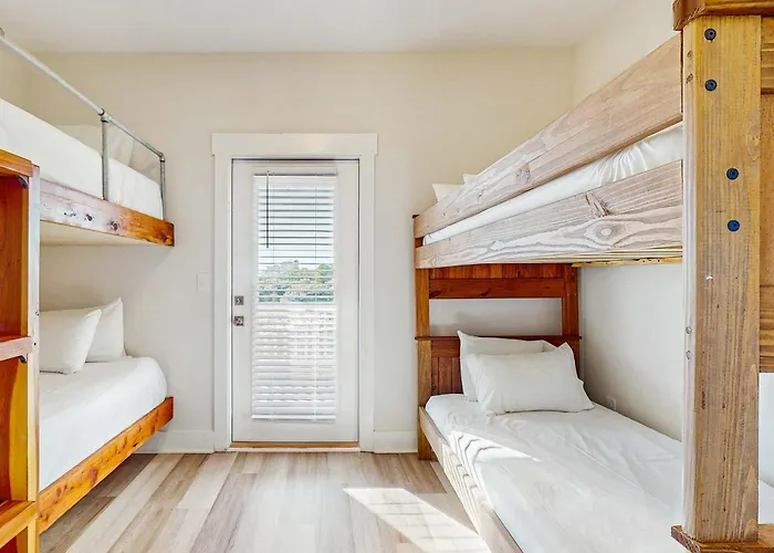 Holiday home Dog Friendly With Shared Pool Hot Tub And Private Washer And Dryer *