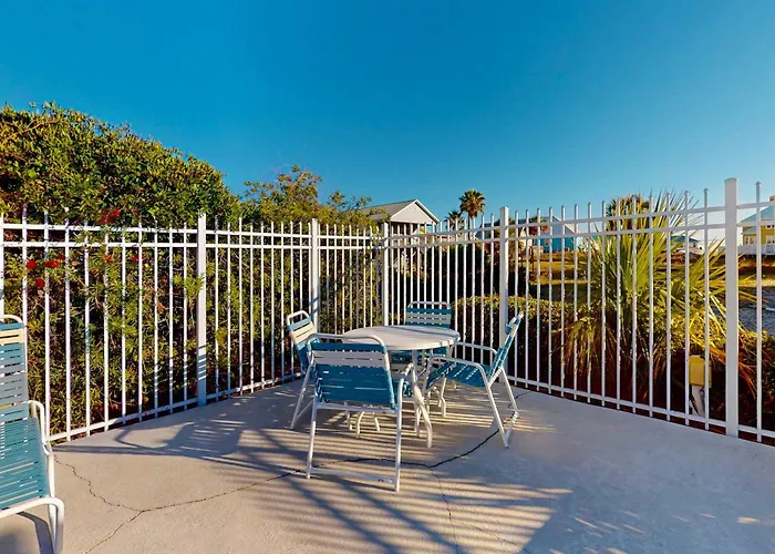 Holiday home Dog Friendly With Shared Pool Hot Tub And Private Washer And Dryer *